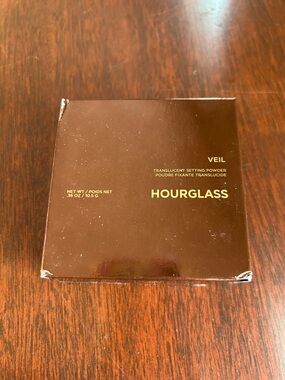 Hourglass Veil Translucent Setting Powder - Brown with Gold Trim